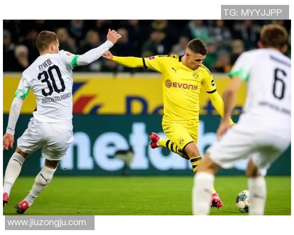 多特大胜门兴,德甲豪强展现统治力,备受瞩目的表现 多特大胜门兴,德甲豪强展现统治力,备受瞩目的表现