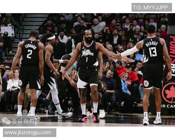 快船不敌76人,遭遇两连败——深度解析球队现状与未来展望 快船不敌76人,遭遇两连败——深度解析球队现状与未来展望