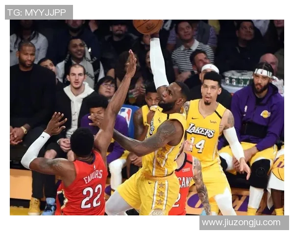 雄鹿力克开拓者连续8连胜重塑冠军风采