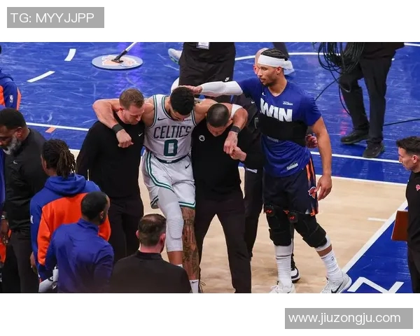 雄鹿不敌马刺，季后赛战况扑朔迷离：谁能最终突围？