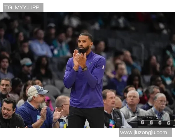 黄蜂队主帅因战绩不佳遭解职，篮球圈震动背后的真相